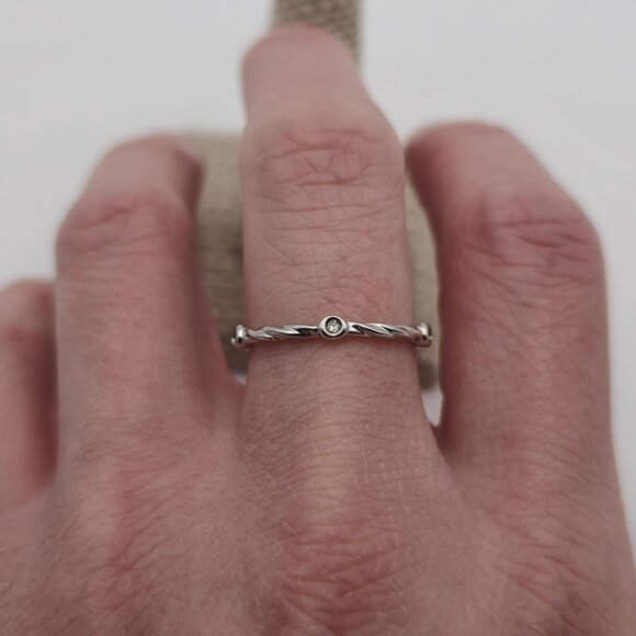 Size 8.25 Sterling Silver Small Genuine Diamonds Bright Ring A2075 - Picture 4 of 9